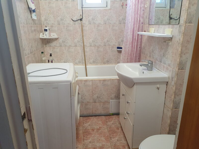 Drumul Taberei, V Ialomitei, vanzare 3 camere dec., 5/10, bl 75, reabilitat