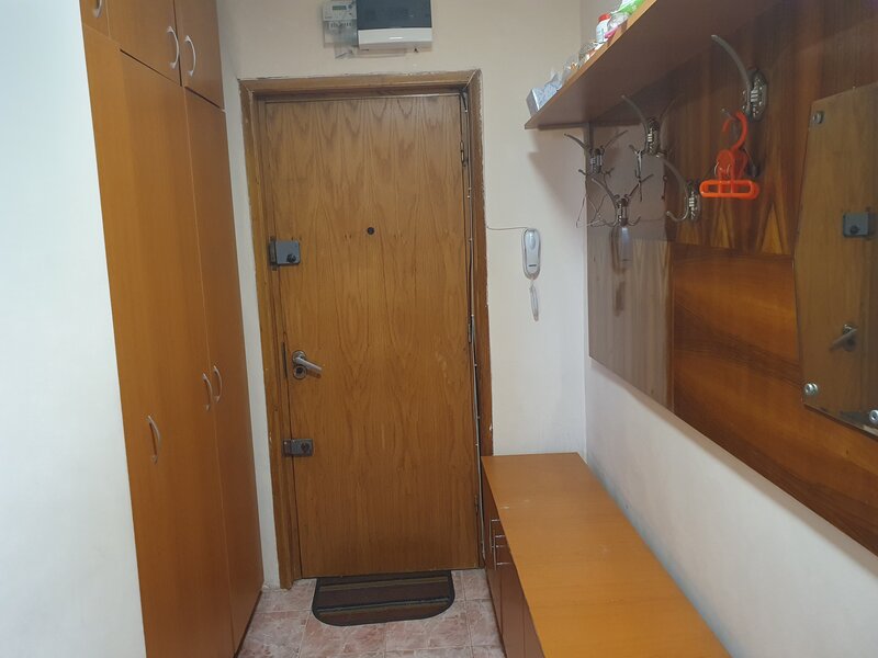 Drumul Taberei, V Ialomitei, vanzare 3 camere dec., 5/10, bl 75, reabilitat