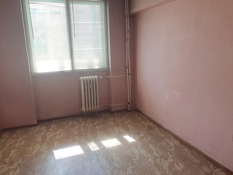 Drumul Taberei, V Ialomitei, vanzare 3 camere dec., 5/10, bl 75, reabilitat